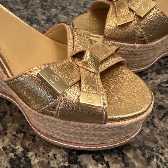 Michael Kors Metallic Gold Wedge espadrille Sandals NWOT 8.5 - Picture 15 of 15